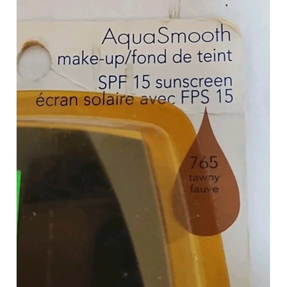 2 Covergirl Aqua Smooth Foundation W SPF‎ 15 - 765 Tawny Fauve 0.4 Oz
